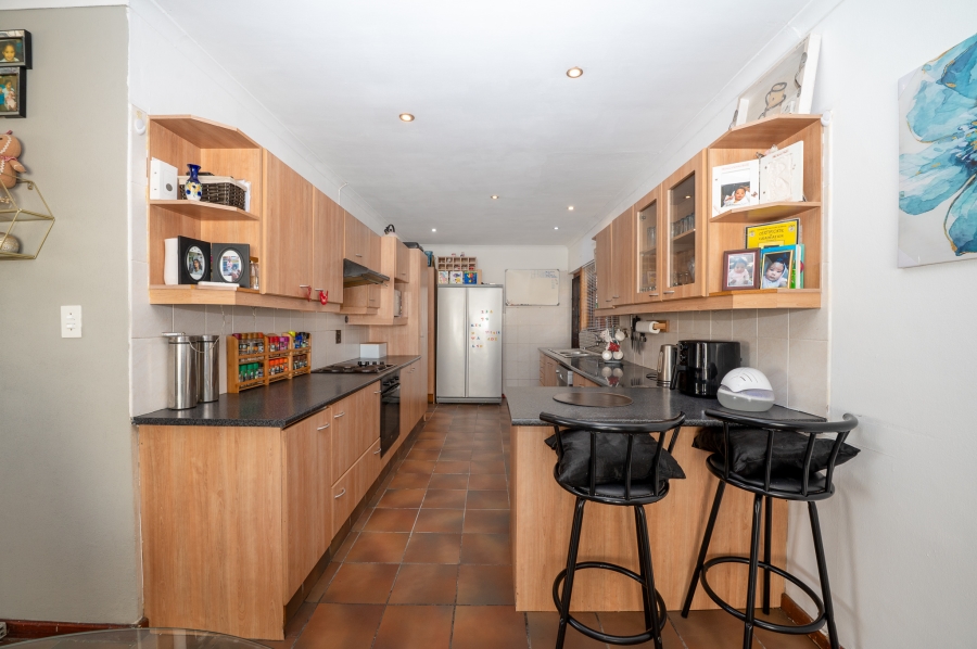 4 Bedroom Property for Sale in Perm Gardens Western Cape